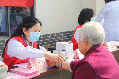 江津區(qū)婦幼保健院:黨建引領(lǐng)聚合力 志愿服務(wù)暖民心